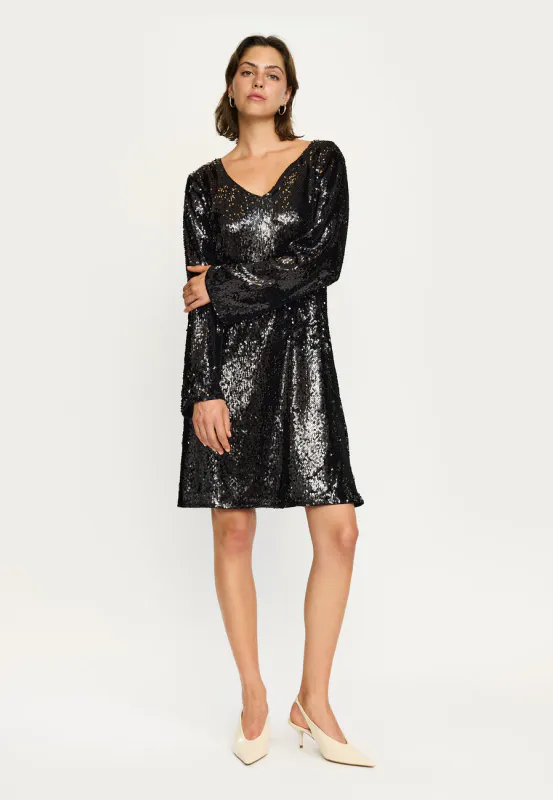 Black paljett dress