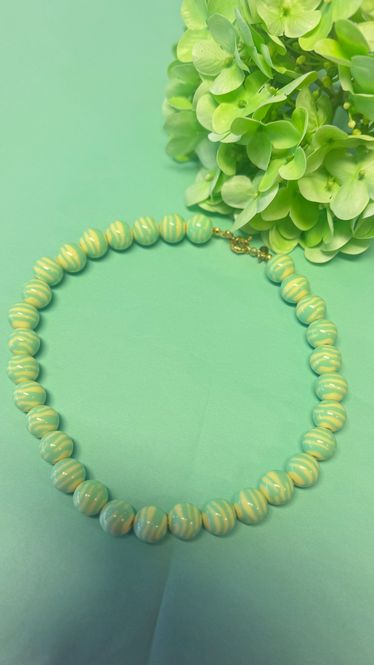 Hovedbilde The green yellow necklace 